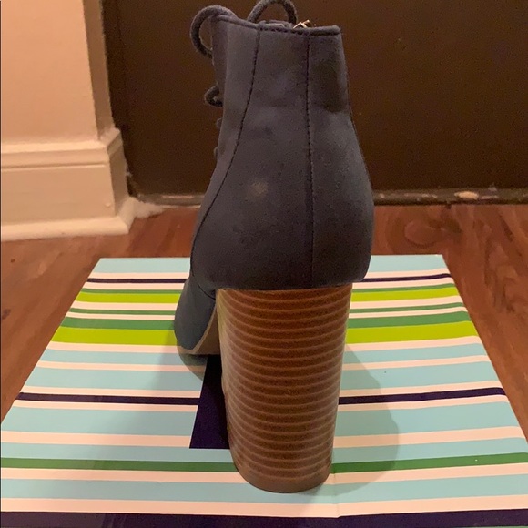 Blue lace up booties - Picture 3 of 3